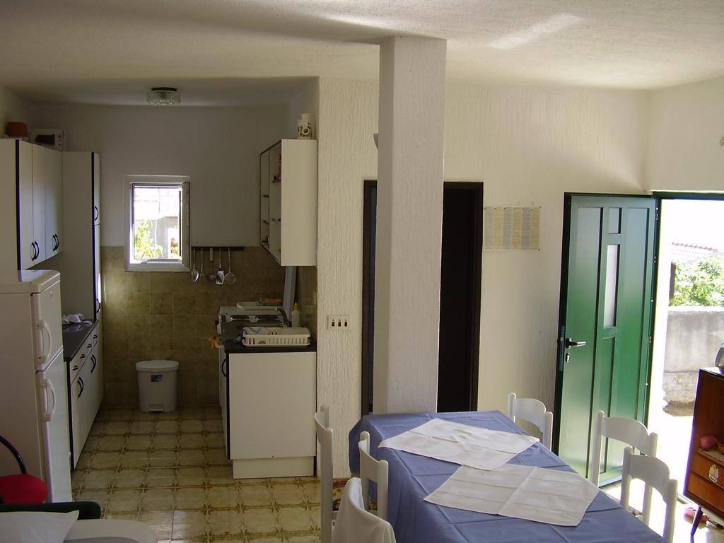 Petar Apartment Omiš Szoba fotó